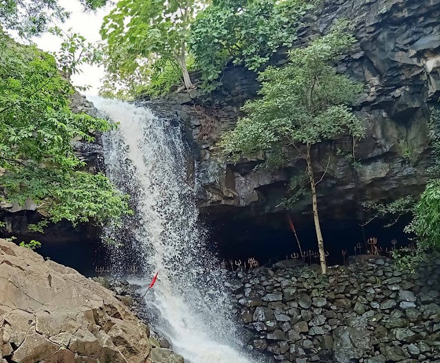 Math Ghogra Waterfall Lakhnadon 